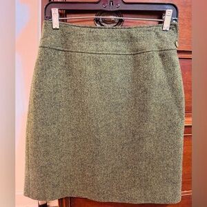 Vintage! Laura Ashley-size 8 Forest Green, tweed knee length skirt.